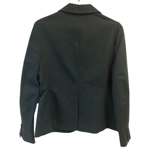 GAP ladies blazer dark gray pinstriped size 10. - Picture 9 of 12
